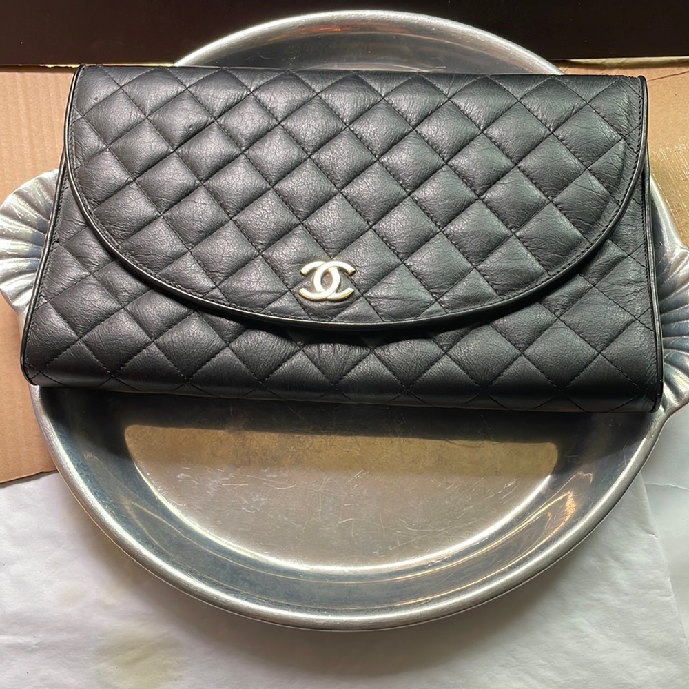 CHANEL? Vintage Quilted Envelope Clutch Black